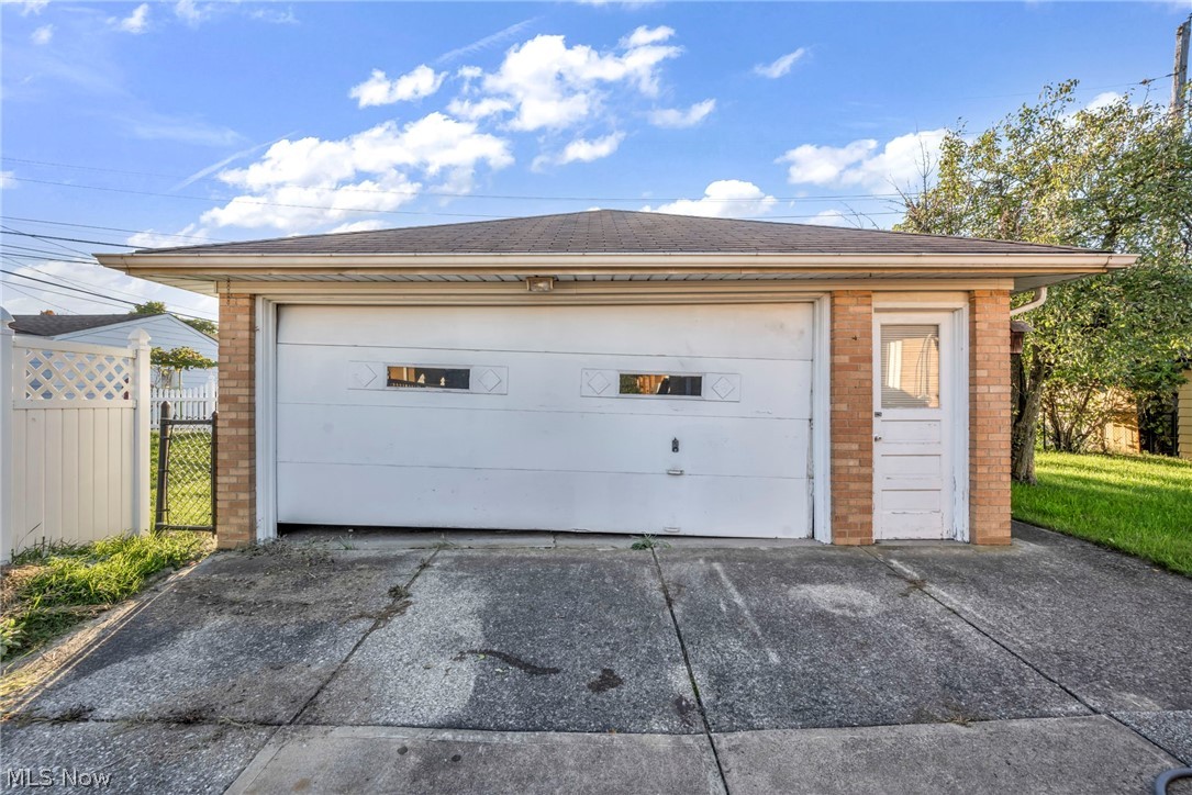 Dawn Cliff 01 - Residential