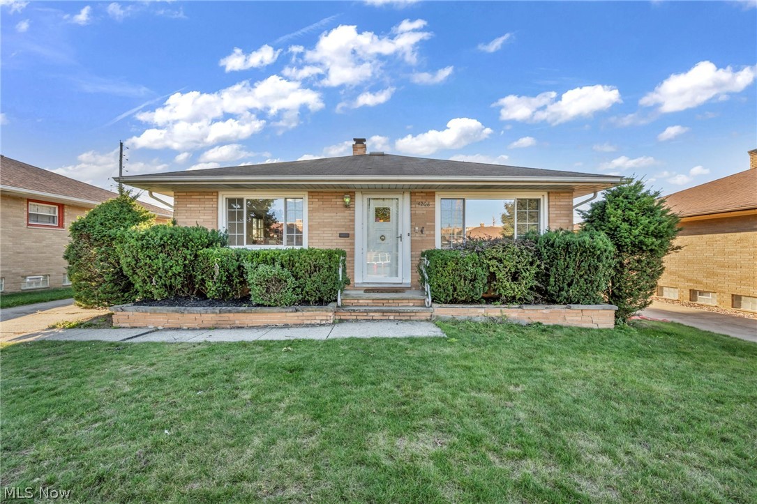 Dawn Cliff 01 - Residential