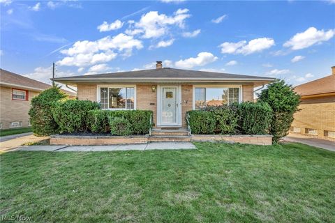 Homes For Sale - 4208 Spring Crest Drive<br/> Cuyahoga County, Brooklyn, OH 44144