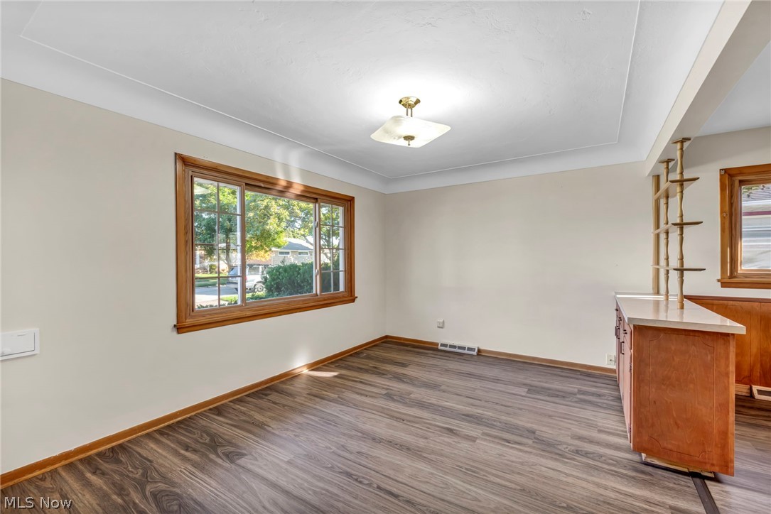 Dawn Cliff 01 - Residential