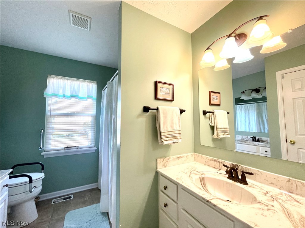 Old Westbury Estates Condo - Residential