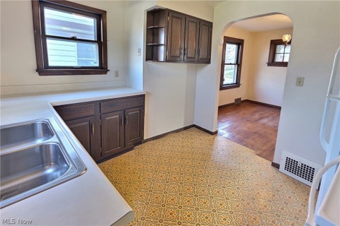 Tiny photo for 8104 Chesterfield Avenue, Parma, OH 44129 (MLS # 5256945)