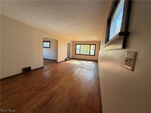 Tiny photo for 8104 Chesterfield Avenue, Parma, OH 44129 (MLS # 5256945)