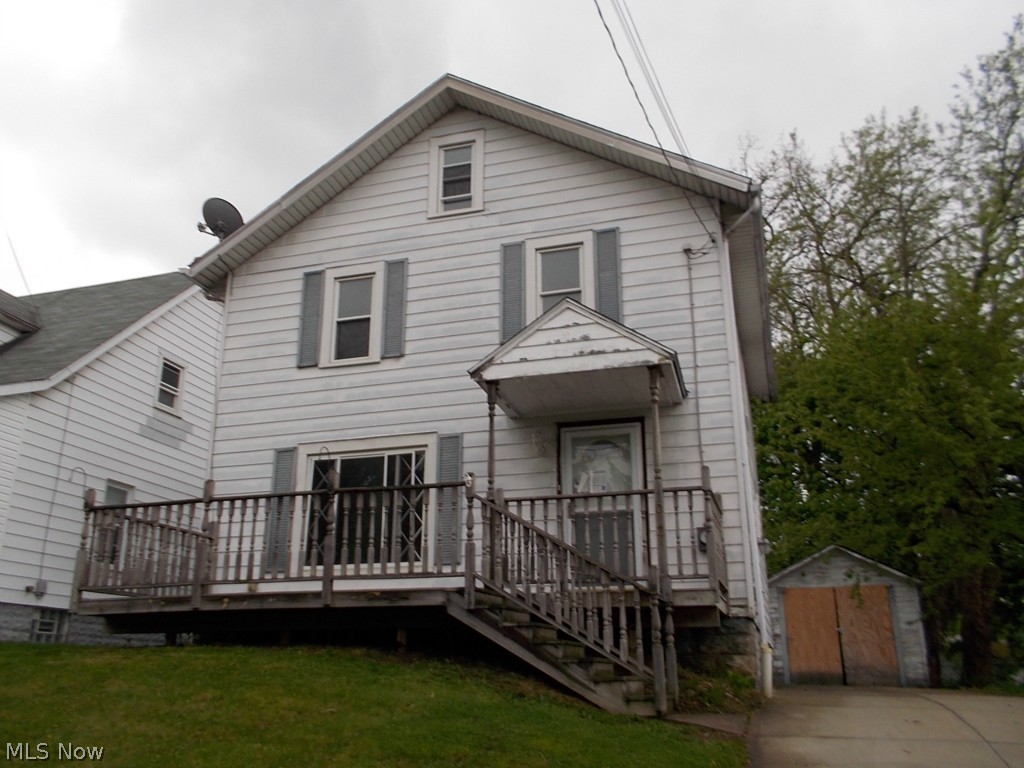 3 BR Colonial in convenient North Hill location with great highway access, and walking distance to shopping and restaurants. Spacious Rooms. Great value at this price. There are City Orders on this property. This is a Fannie Mae HomePath Property.