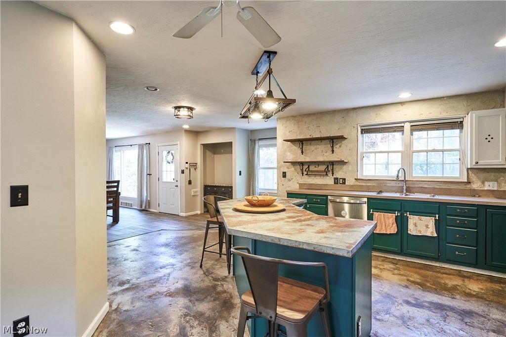 Photo of 780 Bates Road, Rocky River, OH 44116 (MLS # 5209306)