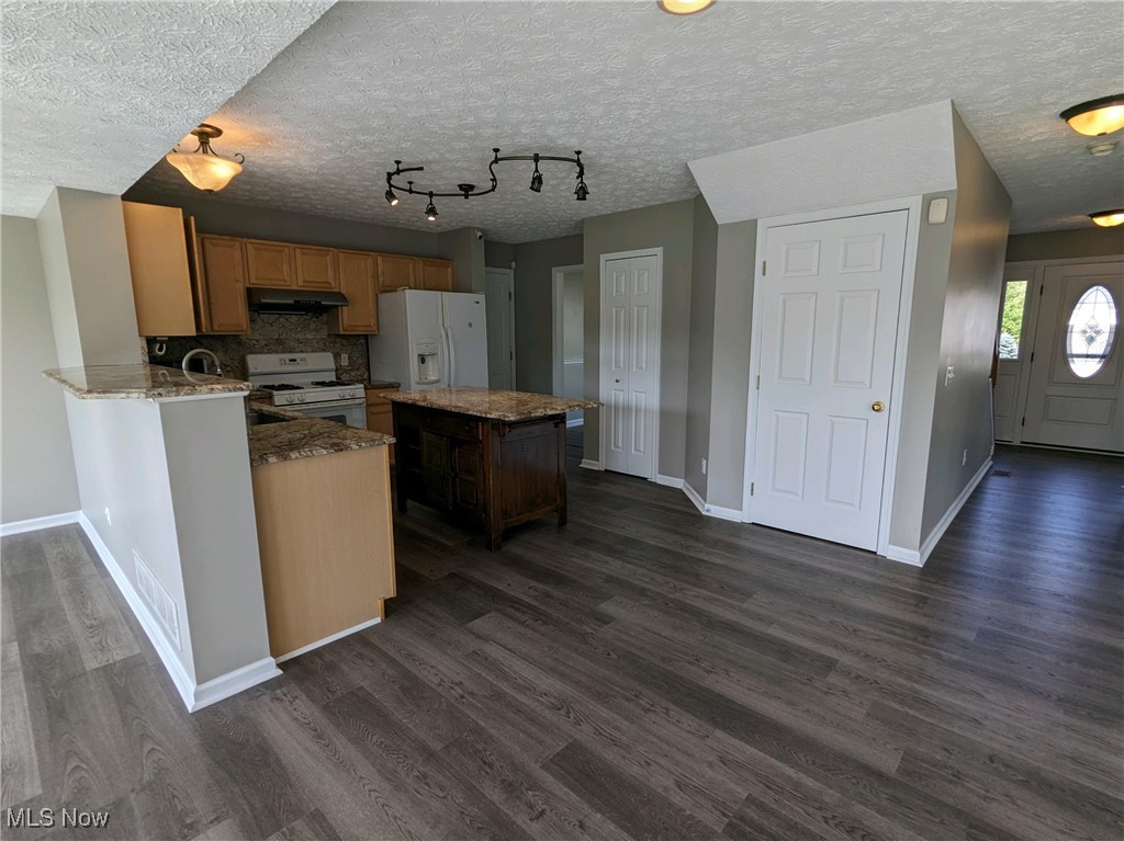 Twinsburg, Ohio 44087, United States, 4 Bedrooms Bedrooms, ,4 BathroomsBathrooms,Residential,Active,239147