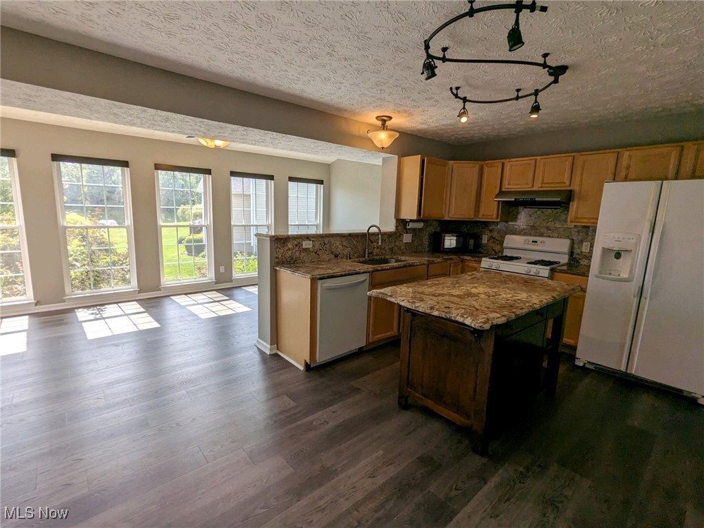 Twinsburg, Ohio 44087, United States, 4 Bedrooms Bedrooms, ,4 BathroomsBathrooms,Residential,Active,239147