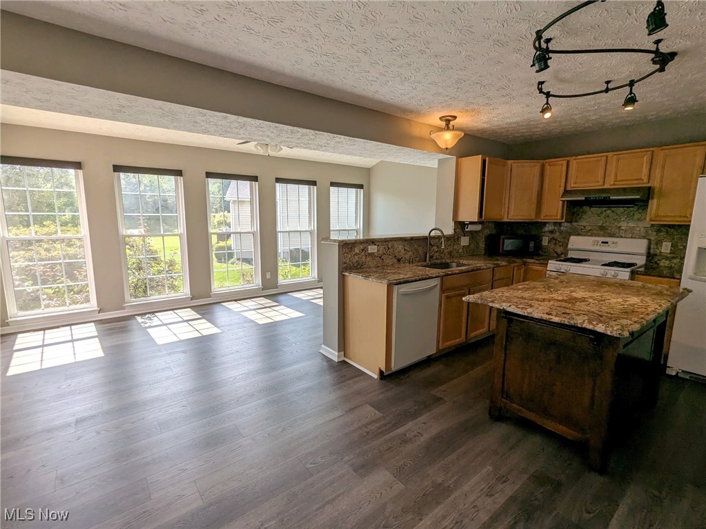 Twinsburg, Ohio 44087, United States, 4 Bedrooms Bedrooms, ,4 BathroomsBathrooms,Residential,Active,239147