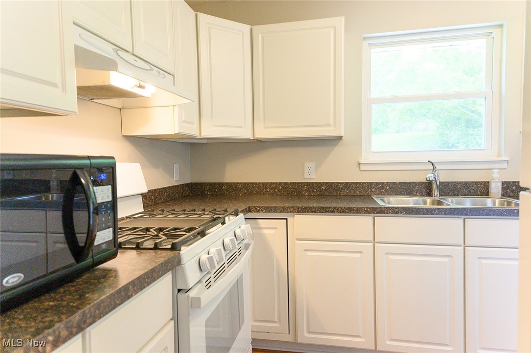1020 Alpine Boulevard, Uniontown, Ohio image 13