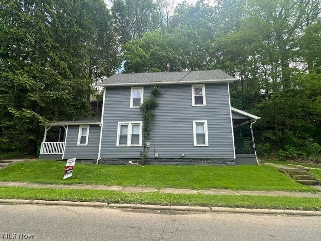 Photo of 539 Tremont Avenue SE, Massillon, OH 44646 (MLS # 5205157)