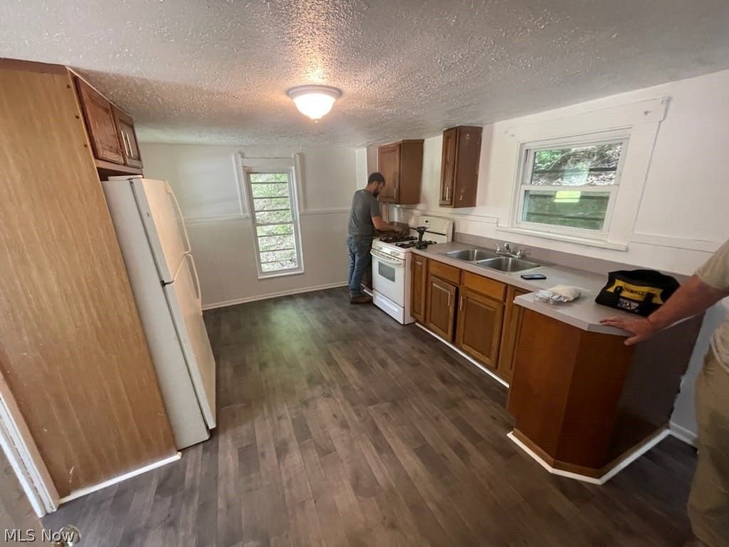 Photo of 539 Tremont Avenue SE, Massillon, OH 44646 (MLS # 5205157)