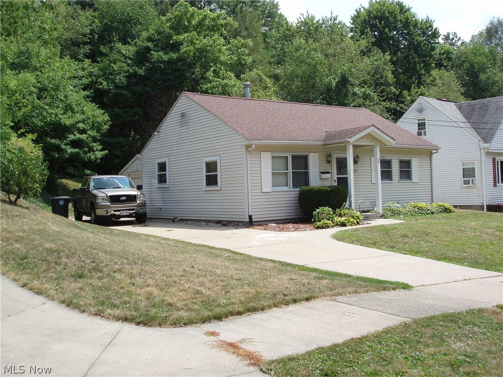 Cozy 2 Bedroom Ranch.., Everything on one floor... Updated Kitchen and Bath... All Appliances stay... Bonus Room could be office... Attached garage with opener... Central Air...... One block from the new Windemere School and play ground.... Convenient Ellet location.
Pet OK with extra premium.