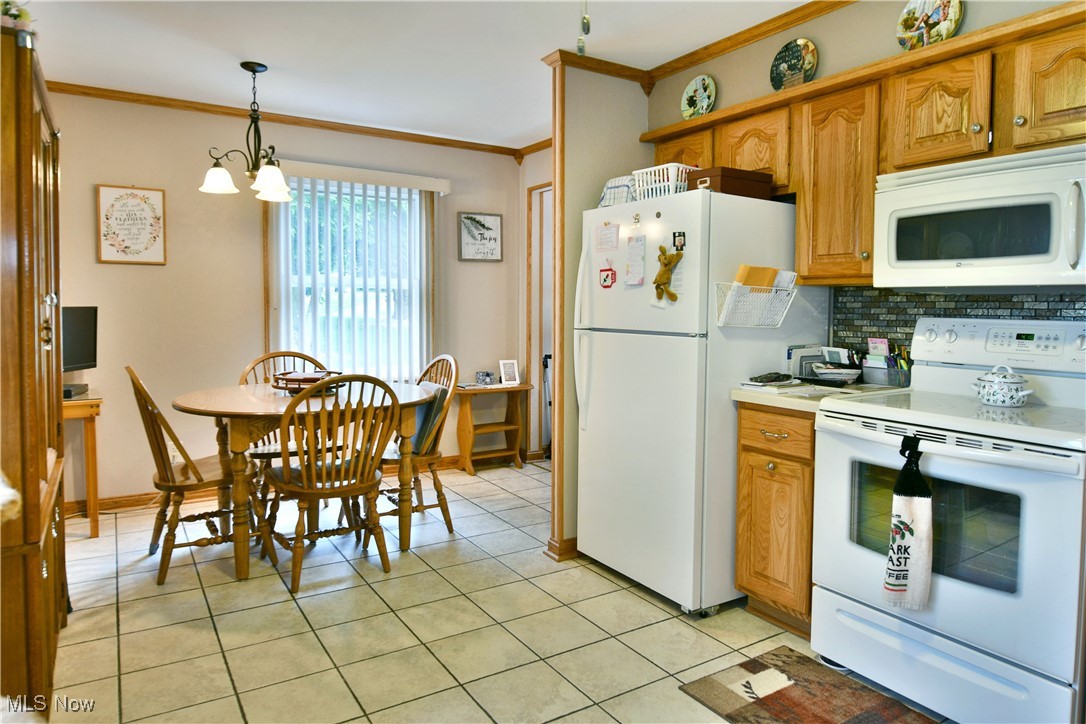 8293 Englewood Street, Warren, Ohio image 36