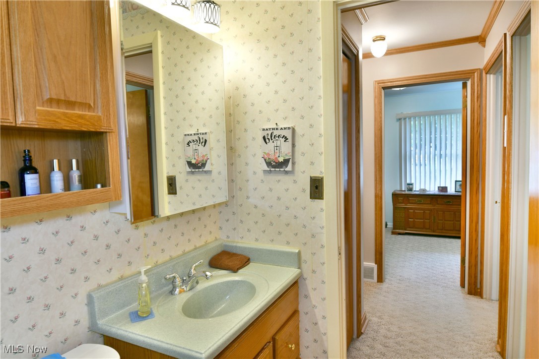 8293 Englewood Street, Warren, Ohio image 20