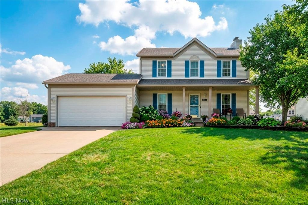 Photo of 5704 Halwick Drive, Ravenna, OH 44266 (MLS # 5196711)