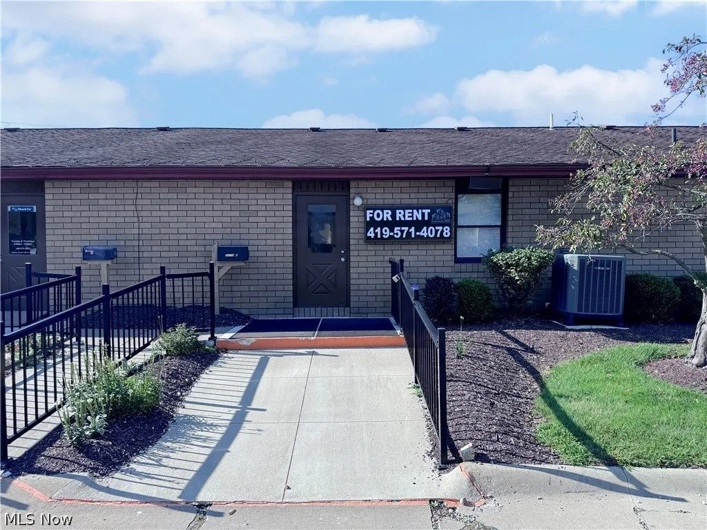 1700 Cooper Foster Park Rd W A & B, Lorain, OH 44053