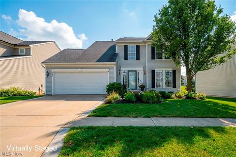 Homes For Sale - 998 Woodfield Lane<br/> Brunswick, OH 44212