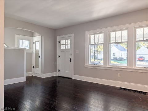 Tiny photo for 43 E Linwood Avenue, Akron, OH 44301 (MLS # 5253091)