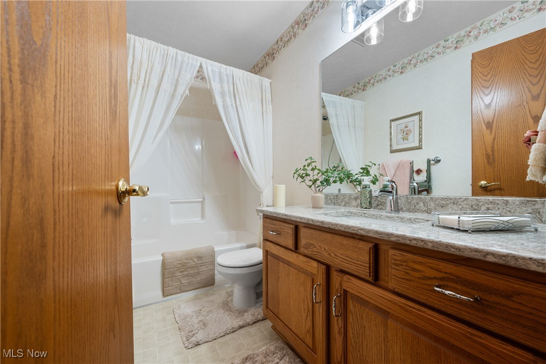 3093 Snowgoose Lane, Akron, Ohio image 25