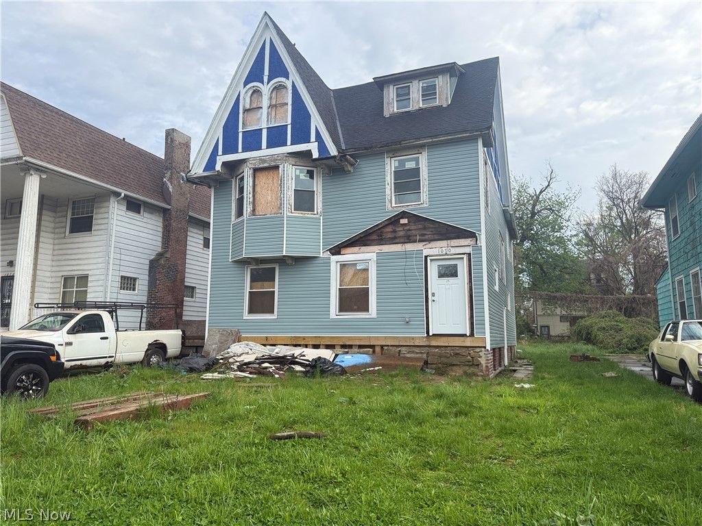 Photo of 10704 Pasadena Avenue, Cleveland, OH 44108 (MLS # 5211521)