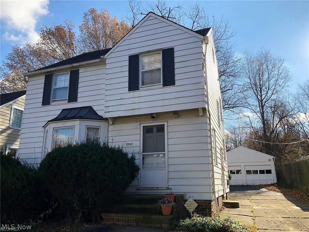 Crestmore Realty Cos Resub - Residential Lease