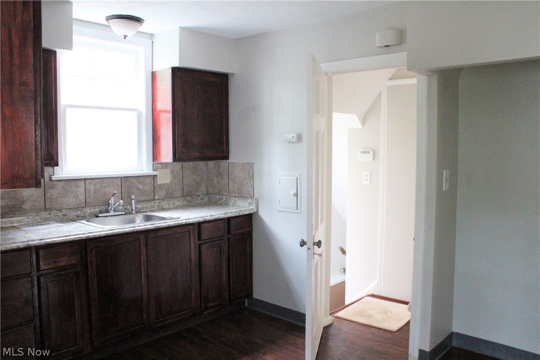 Crestmore Realty Cos Resub - Residential Lease