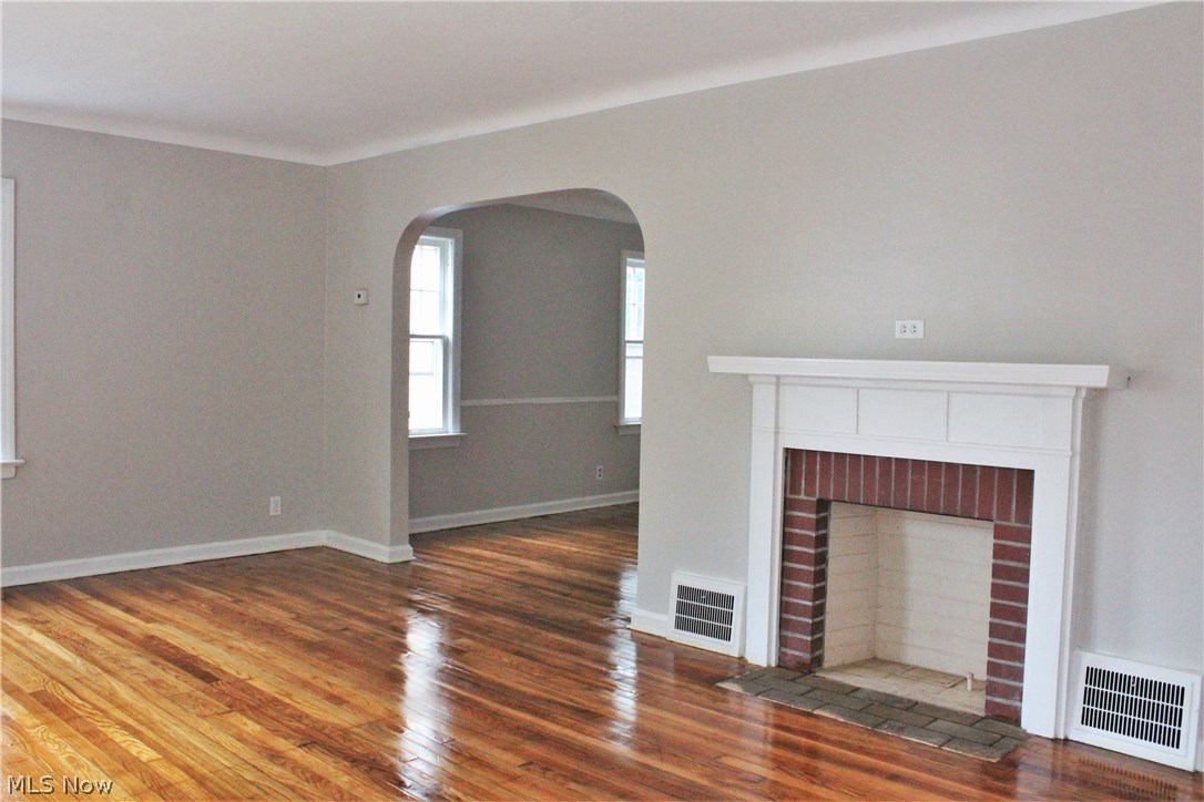 Crestmore Realty Cos Resub - Residential Lease