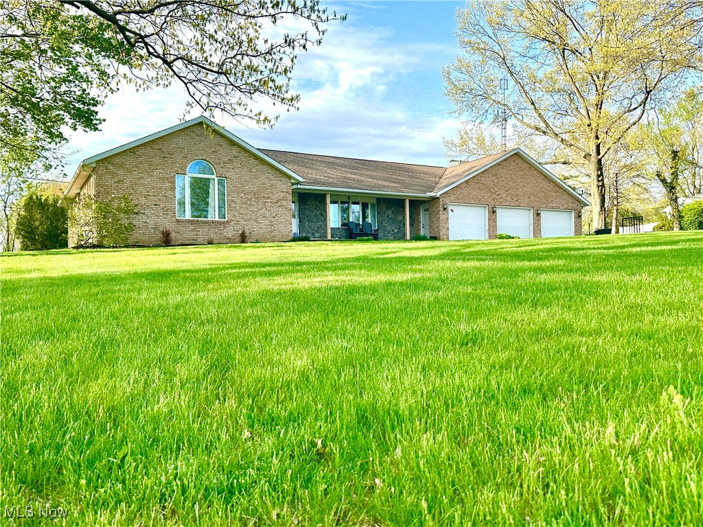 13946 Highview Drive, Dalton, Ohio image 1