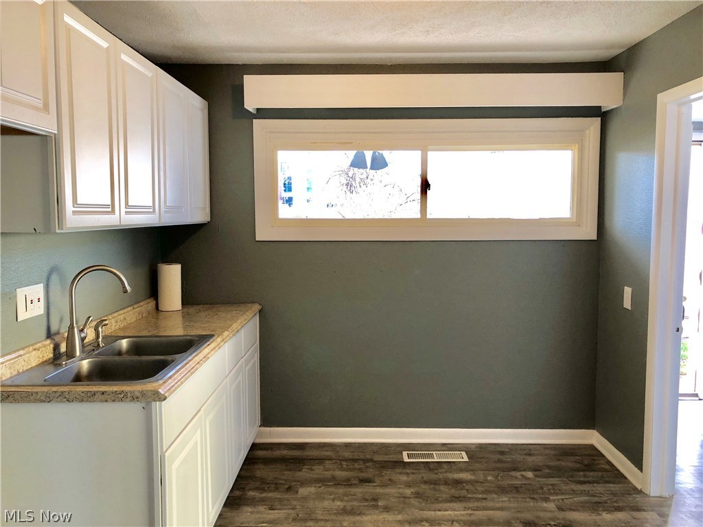 Kenilworth Manor - Residential Lease