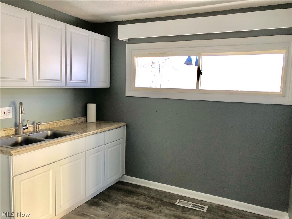 Kenilworth Manor - Residential Lease