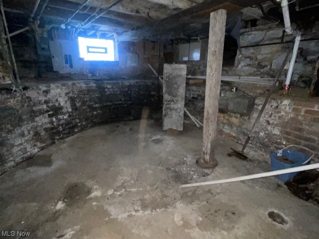 James M Hoyts - Residential