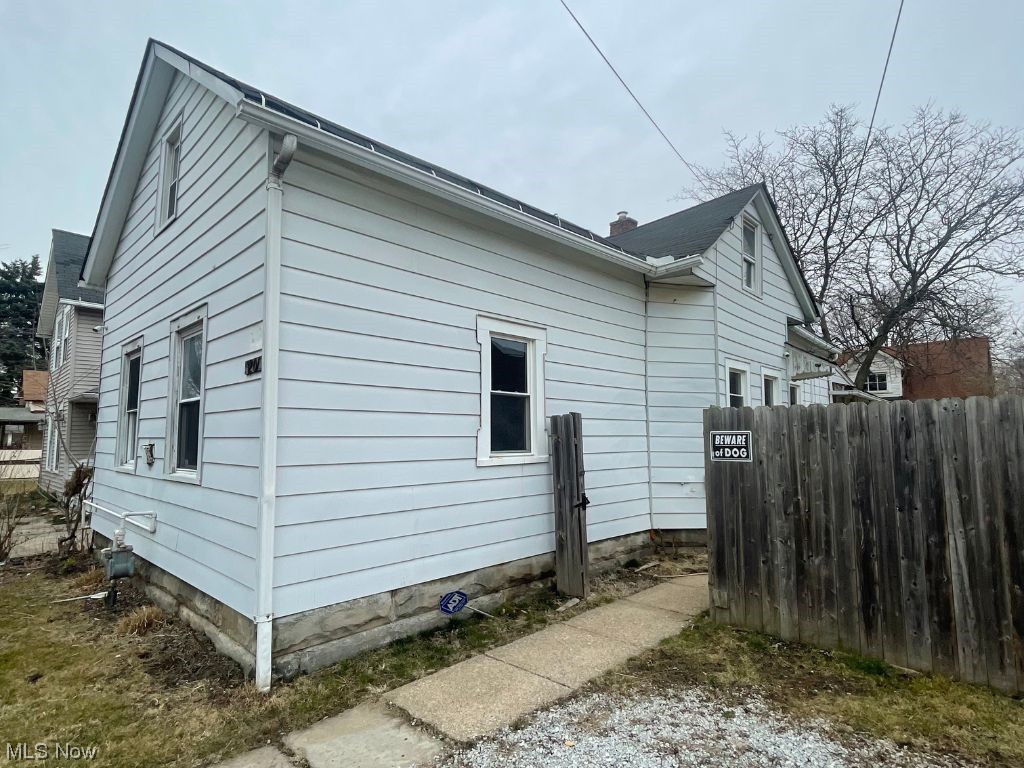 James M Hoyts - Residential