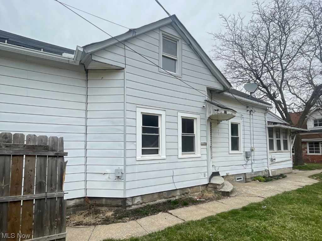 James M Hoyts - Residential