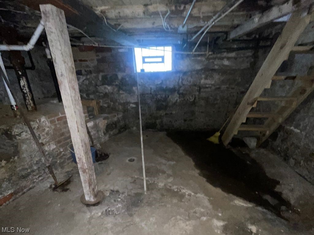 James M Hoyts - Residential