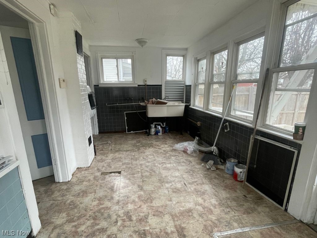 James M Hoyts - Residential