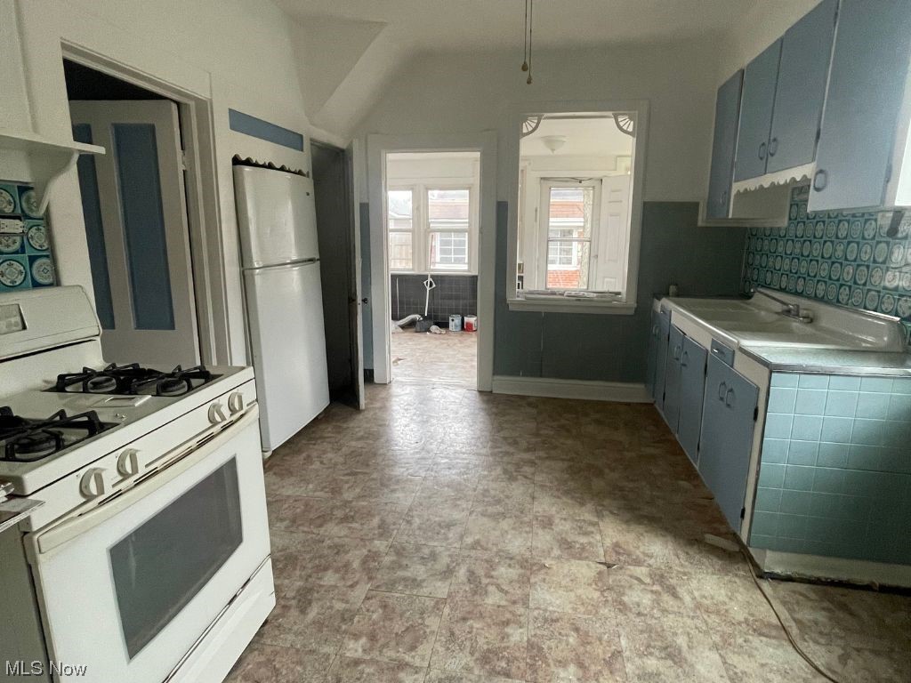 James M Hoyts - Residential