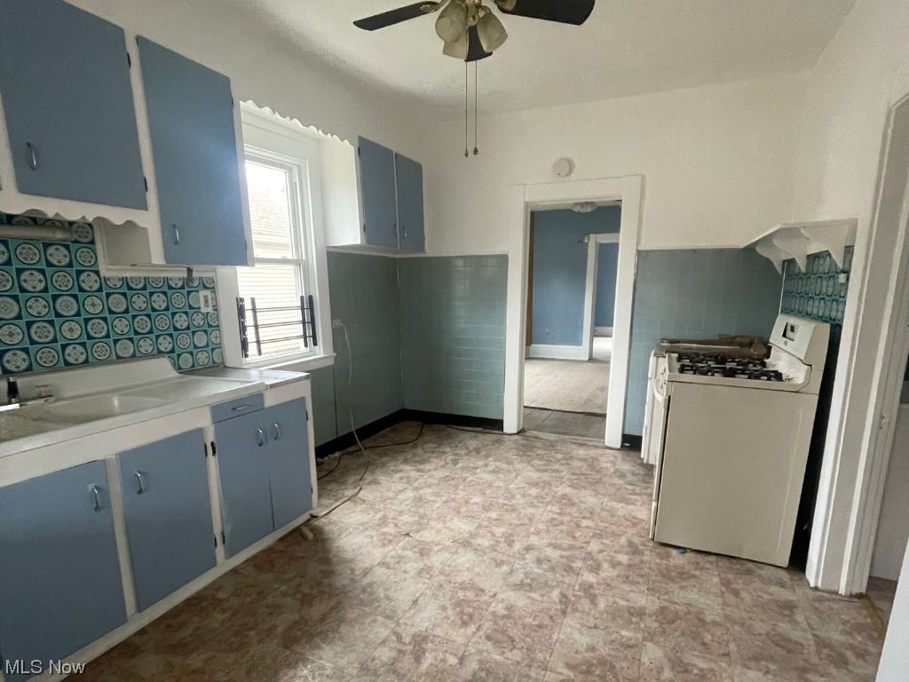 James M Hoyts - Residential