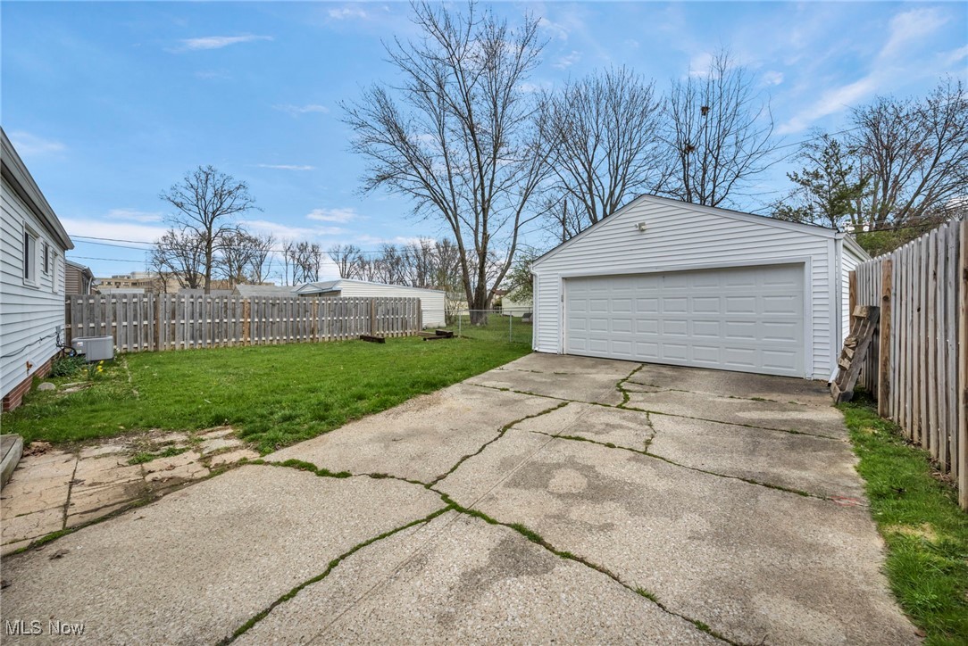 5097 Chestnut Hill Drive, Willoughby, Ohio image 30