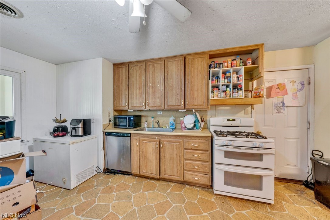 Kew Gardens 03 - Residential