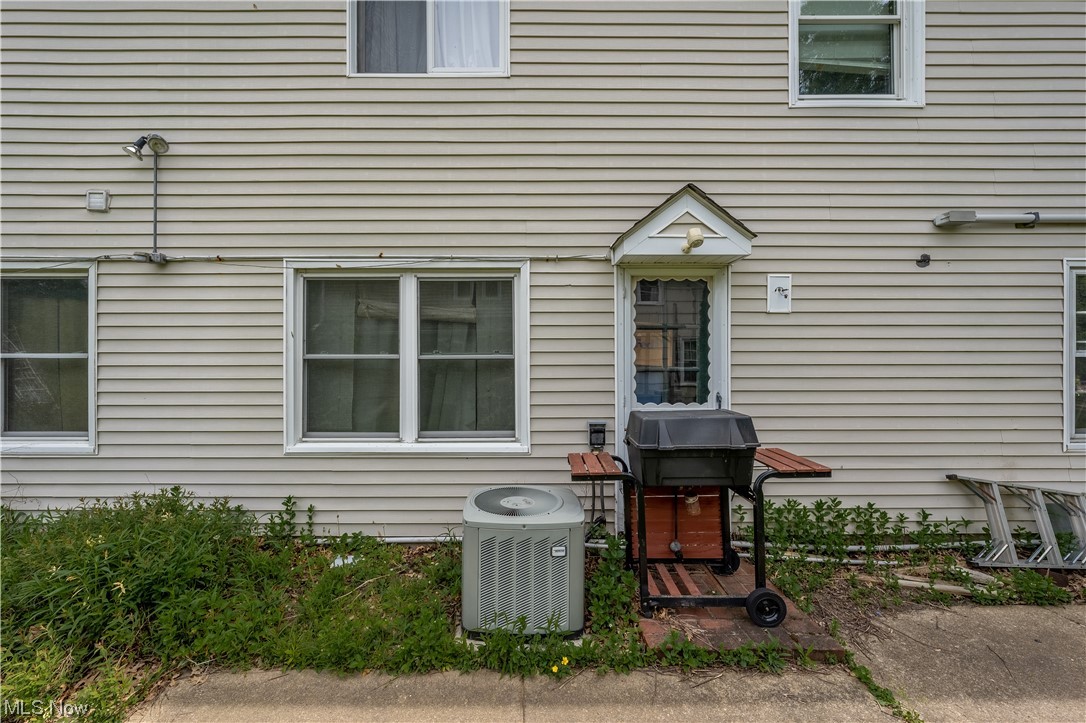 Kew Gardens 03 - Residential