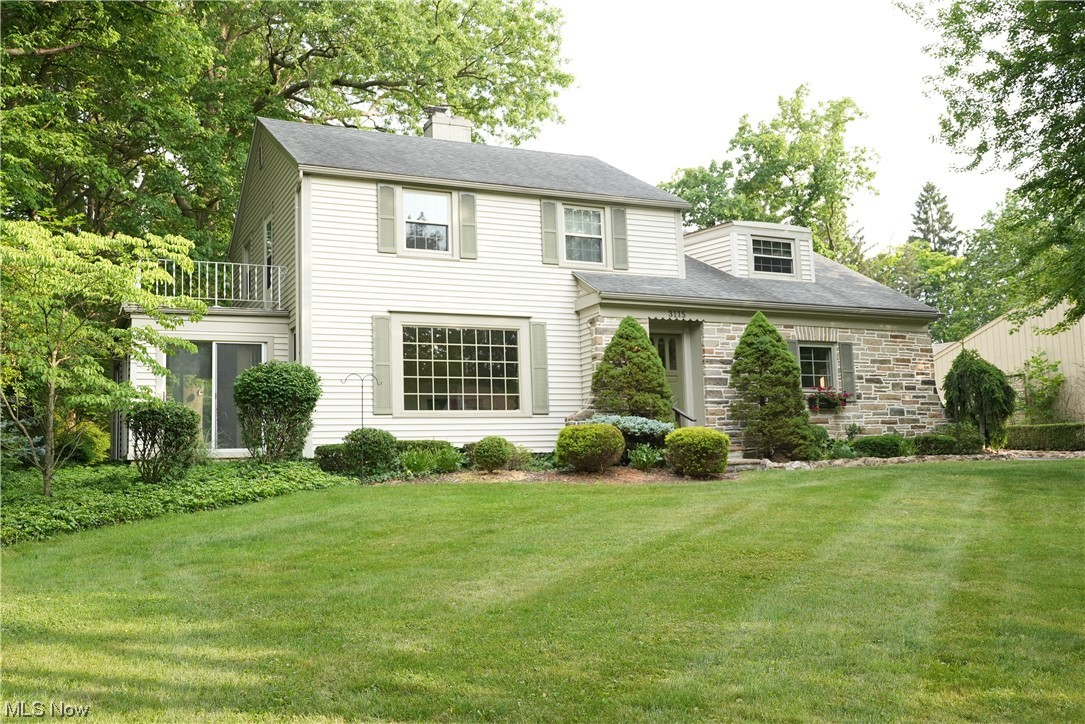 Don't miss this one!! Well maintained 3 BR/3 BTH Colonial located in desirable Silver Lake Estates with Lake privileges. Beautifully refinished White Oak hardwood flooring in Fireplaced Living & Dining rooms & freshly painted neutral decor, make this home bright and inviting. Spacious rooms throughout, including the Master bedroom suite, 1st floor Office/Multi purpose room, and Family room with slate foyer and beamed ceiling. The all glass 3 season sunroom is a great place to relax and overlook the large (.47 ac) treed lot. The Rec room and bonus room in basement provide additional living/storage space. This home is very comfortable and spacious, and a great place to call home. When you are enjoying the swimming, fishing and sailing, it's like a vacation at home!! Call today for your private viewing.