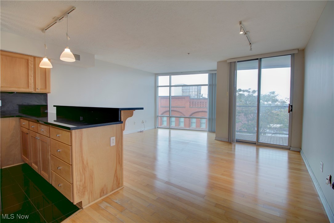 Stonebridge Condos Ph II - Residential Lease