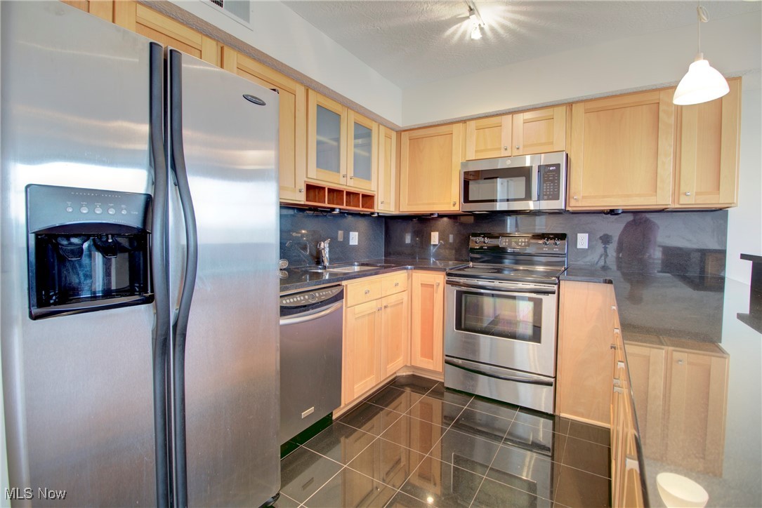 Stonebridge Condos Ph II - Residential Lease