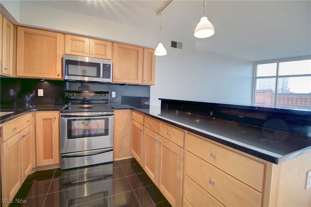 Stonebridge Condos Ph II - Residential Lease