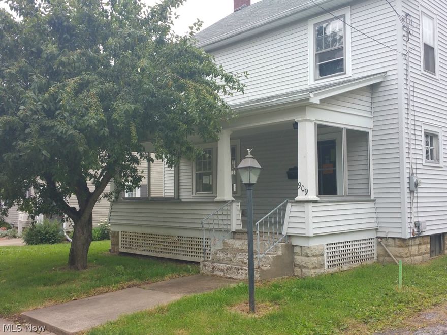 Three bedrooms, two story,nice hardwood floors, and finished attic. One car detached garage with a paved driveway. Property is awaiting your personal touch to make this a nice home.