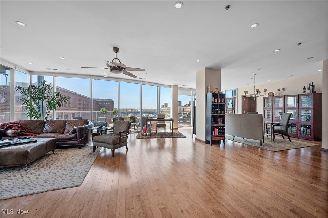701 W Lakeside Avenue #606, Cleveland, Ohio image 3