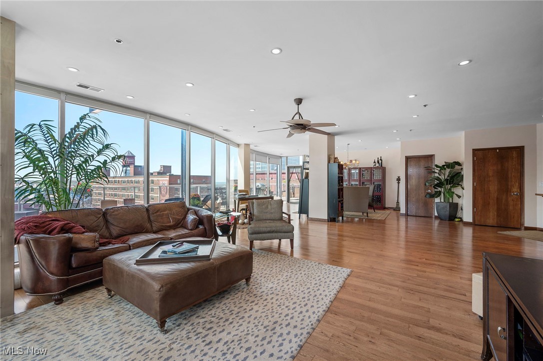701 W Lakeside Avenue #606, Cleveland, Ohio image 5
