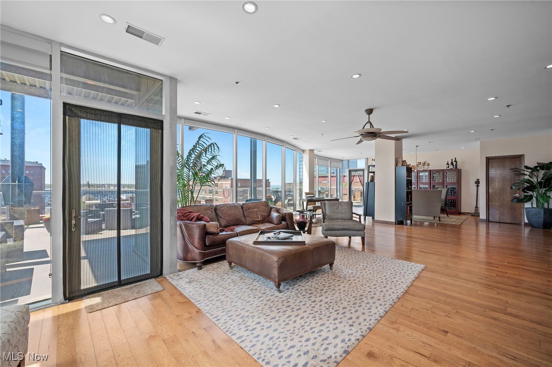 701 W Lakeside Avenue #606, Cleveland, Ohio image 8
