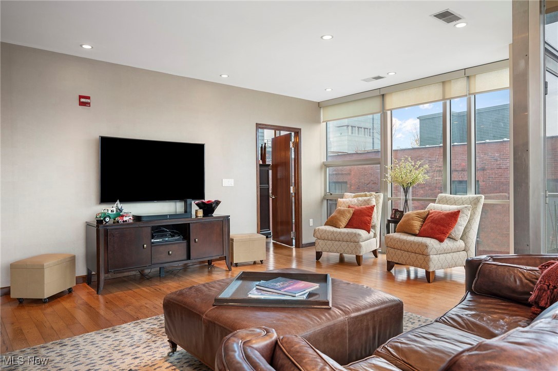 701 W Lakeside Avenue #606, Cleveland, Ohio image 9