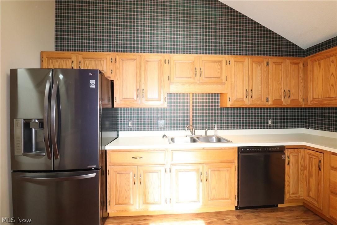 Pinewood Condo Ph 12 - Residential